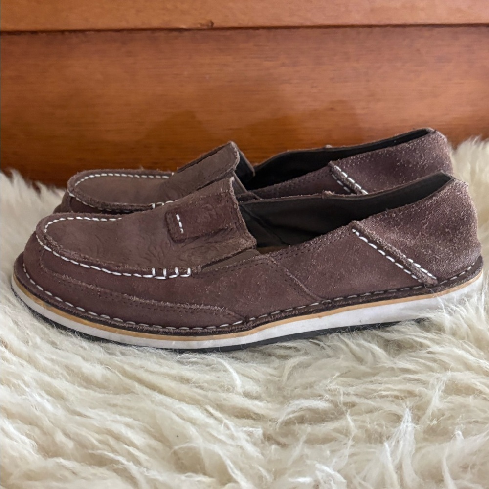 Ariat Brown Embossed Leather Cruisers Loafers - Picture 3 of 8
